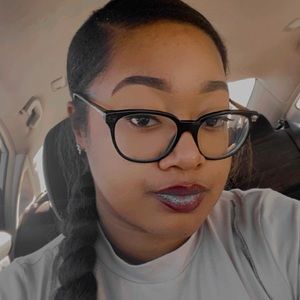 Meet your Posher, Shaquila